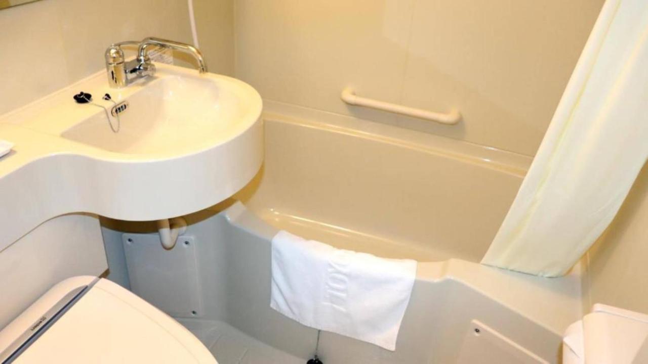 Toyoko Inn Saitama Toda Koen Eki Nishi Guchi Exteriör bild