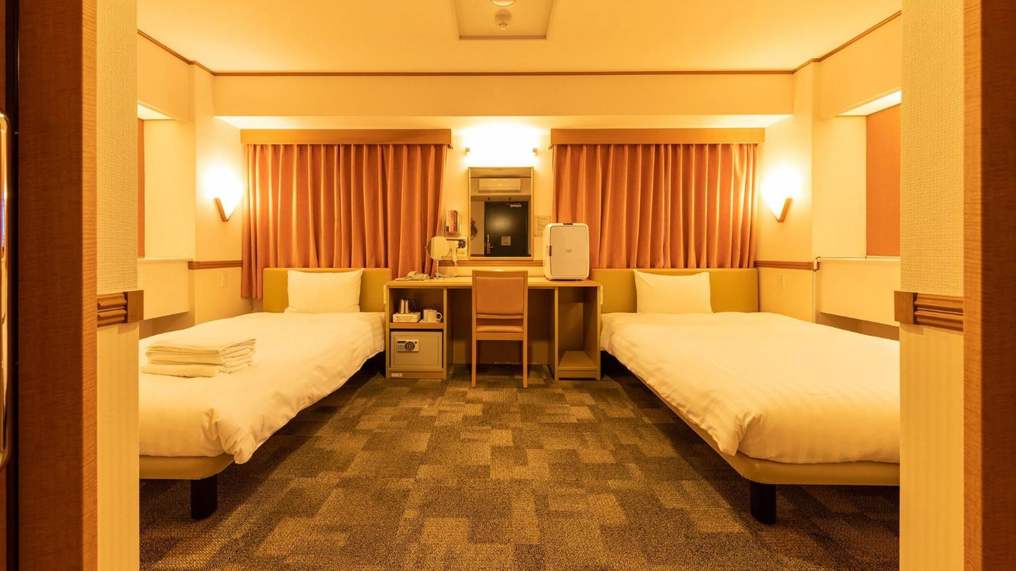 Toyoko Inn Saitama Toda Koen Eki Nishi Guchi Rum bild