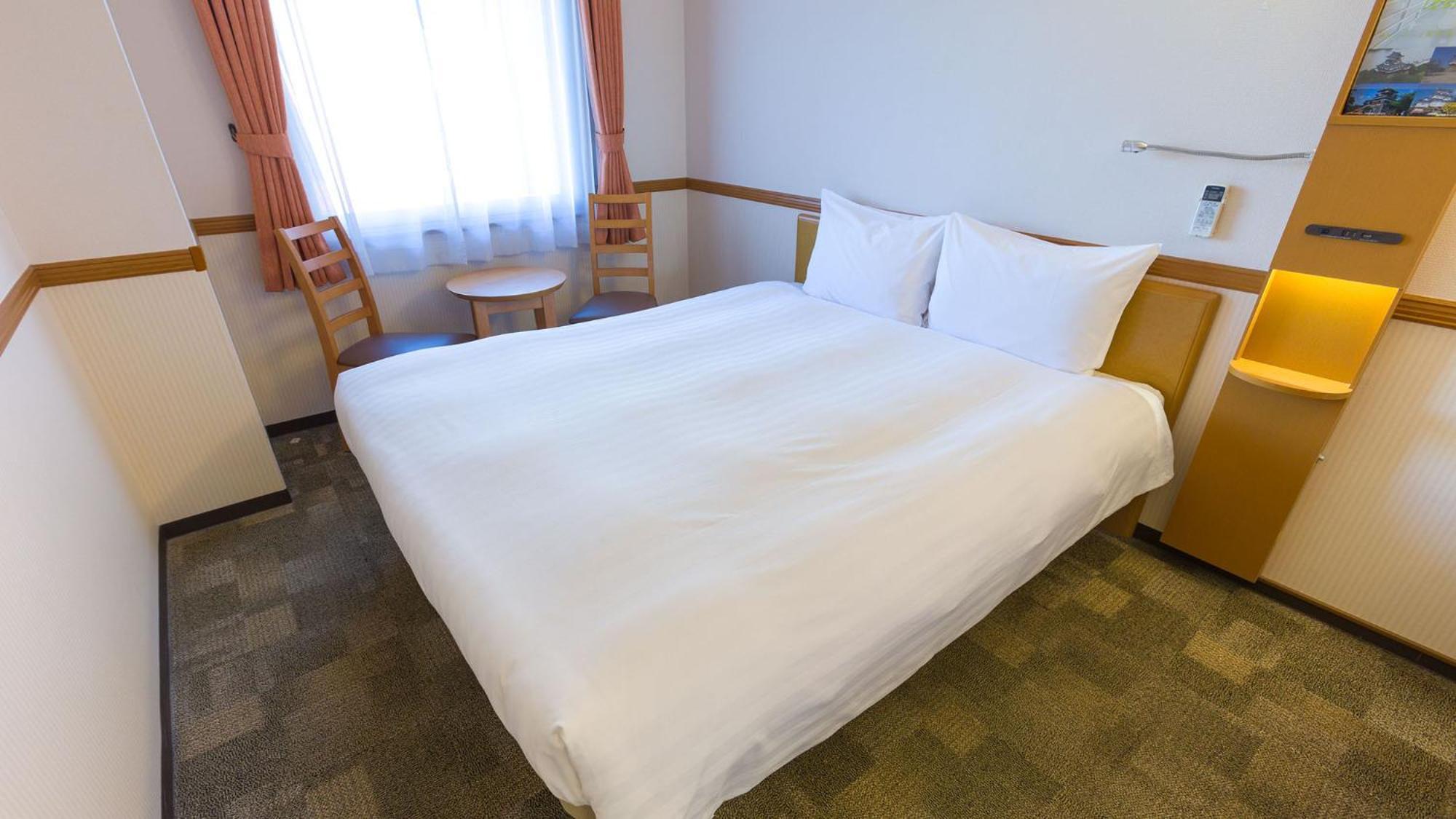 Toyoko Inn Saitama Toda Koen Eki Nishi Guchi Rum bild