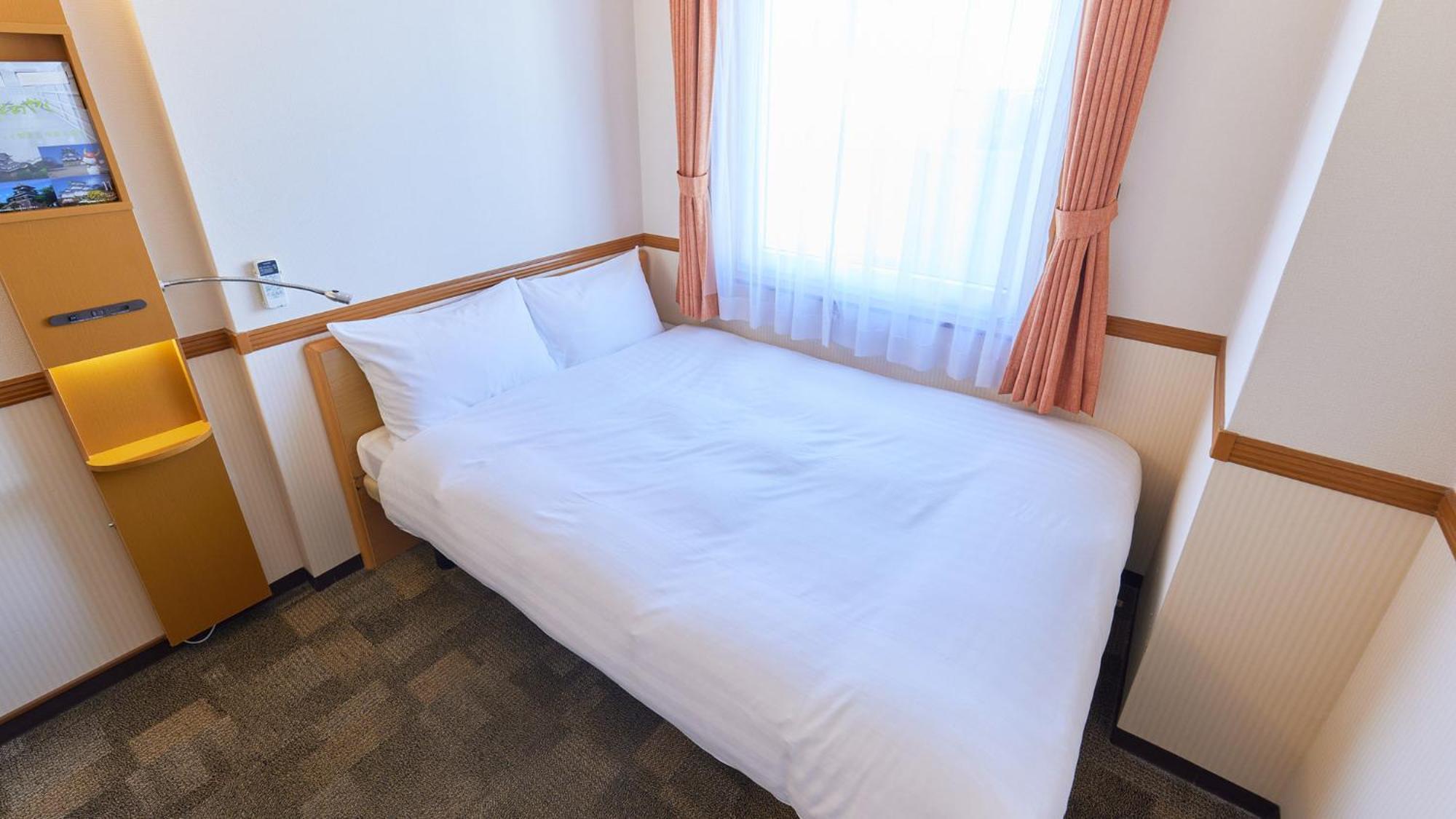Toyoko Inn Saitama Toda Koen Eki Nishi Guchi Rum bild