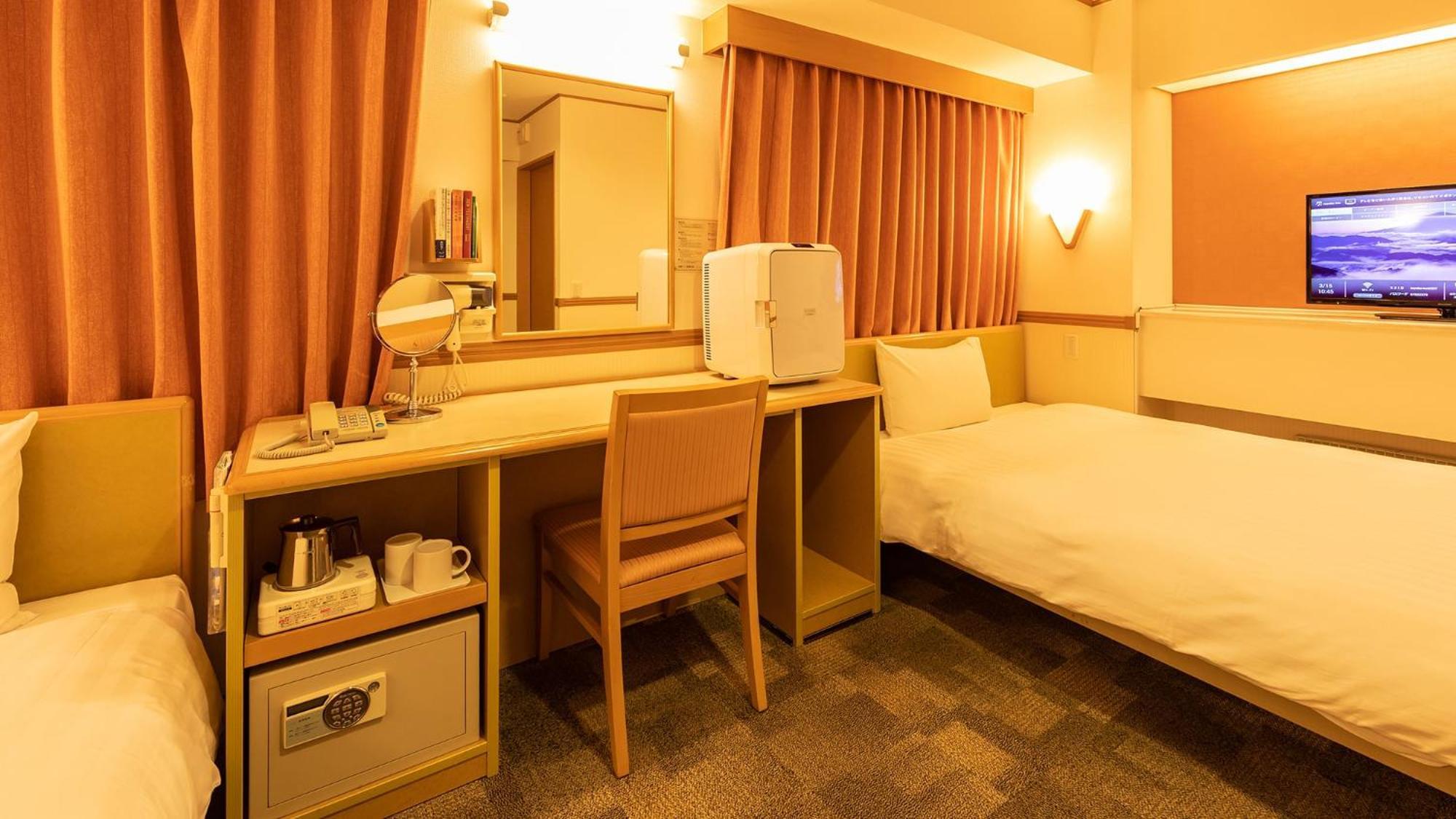 Toyoko Inn Saitama Toda Koen Eki Nishi Guchi Rum bild