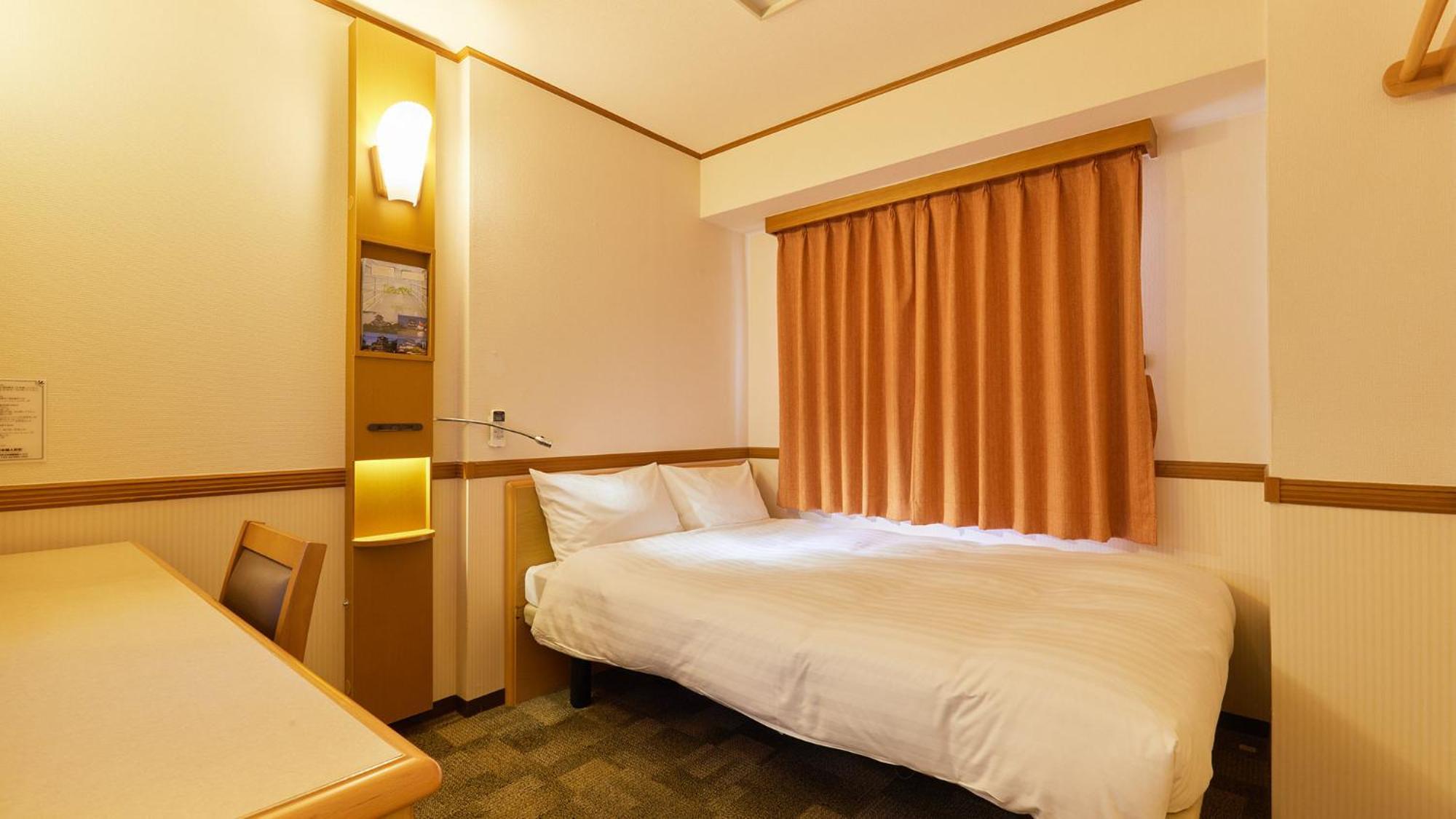Toyoko Inn Saitama Toda Koen Eki Nishi Guchi Rum bild