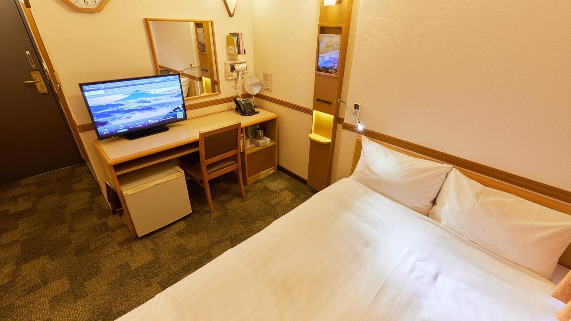 Toyoko Inn Saitama Toda Koen Eki Nishi Guchi Rum bild