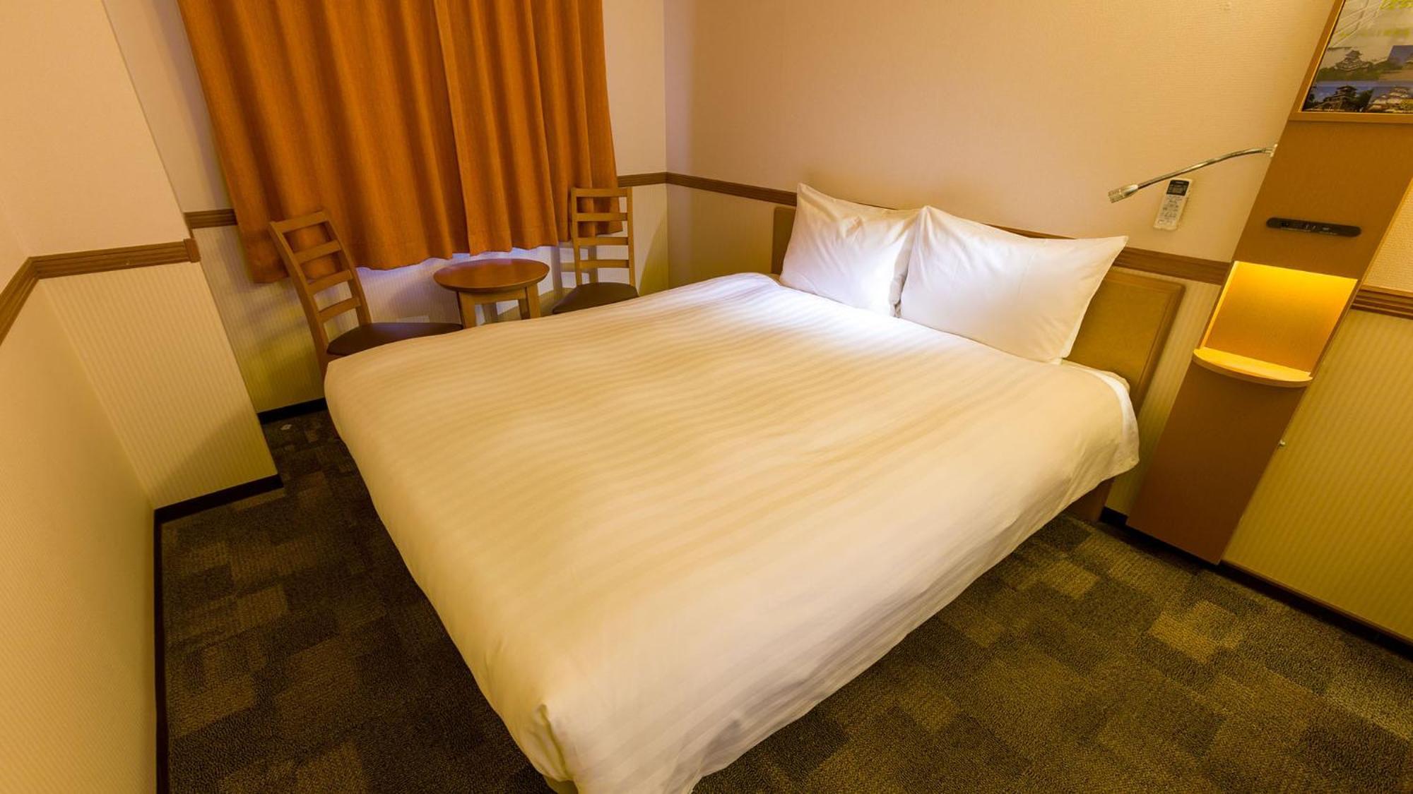 Toyoko Inn Saitama Toda Koen Eki Nishi Guchi Rum bild
