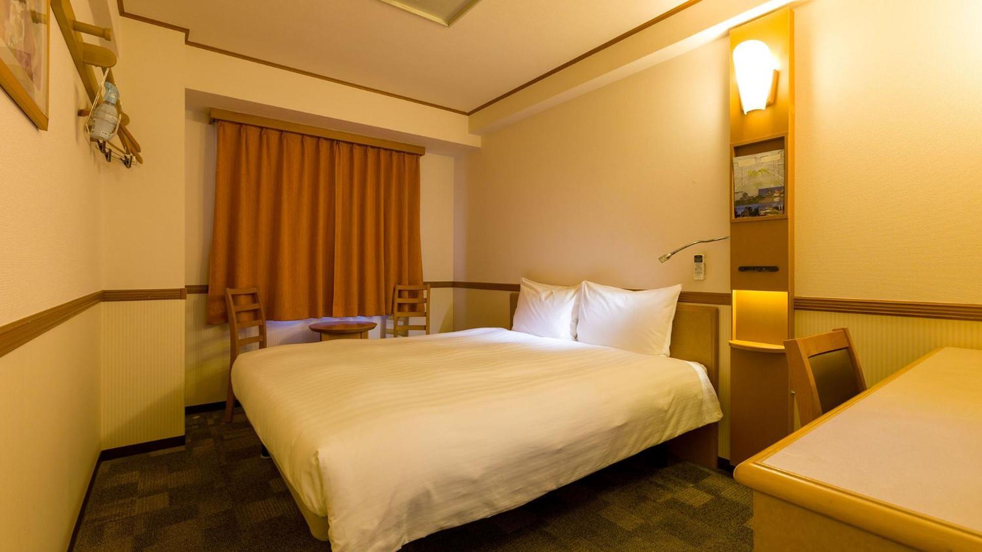Toyoko Inn Saitama Toda Koen Eki Nishi Guchi Rum bild