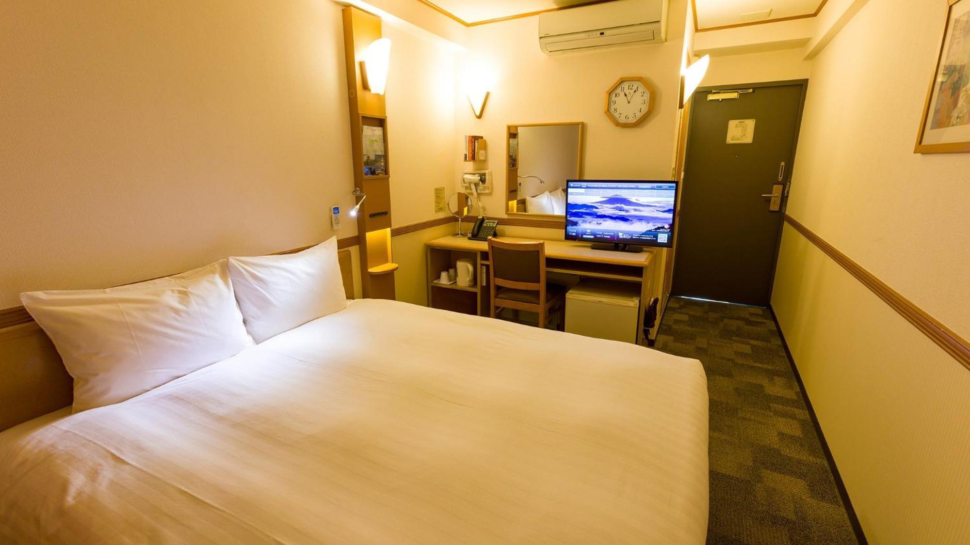 Toyoko Inn Saitama Toda Koen Eki Nishi Guchi Rum bild